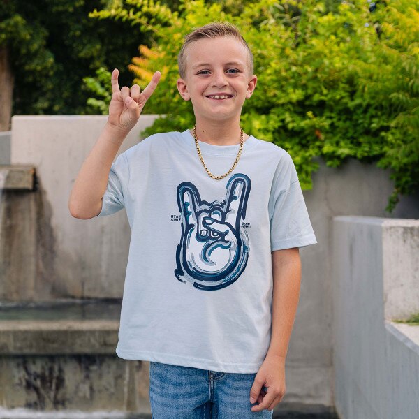 youth horns aggie hand sign t-shirt blue